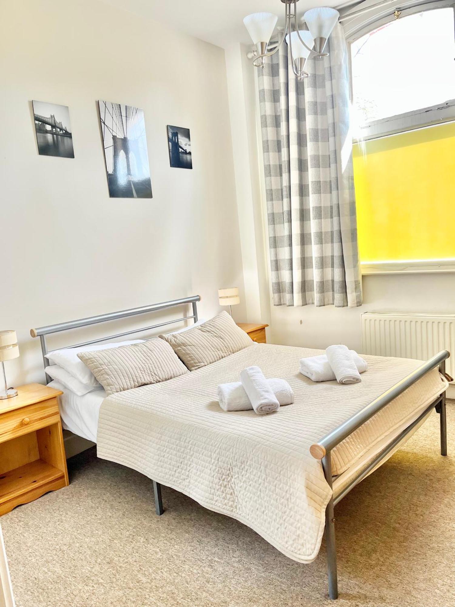 Ambrose Apartments Cheltenham Exteriör bild