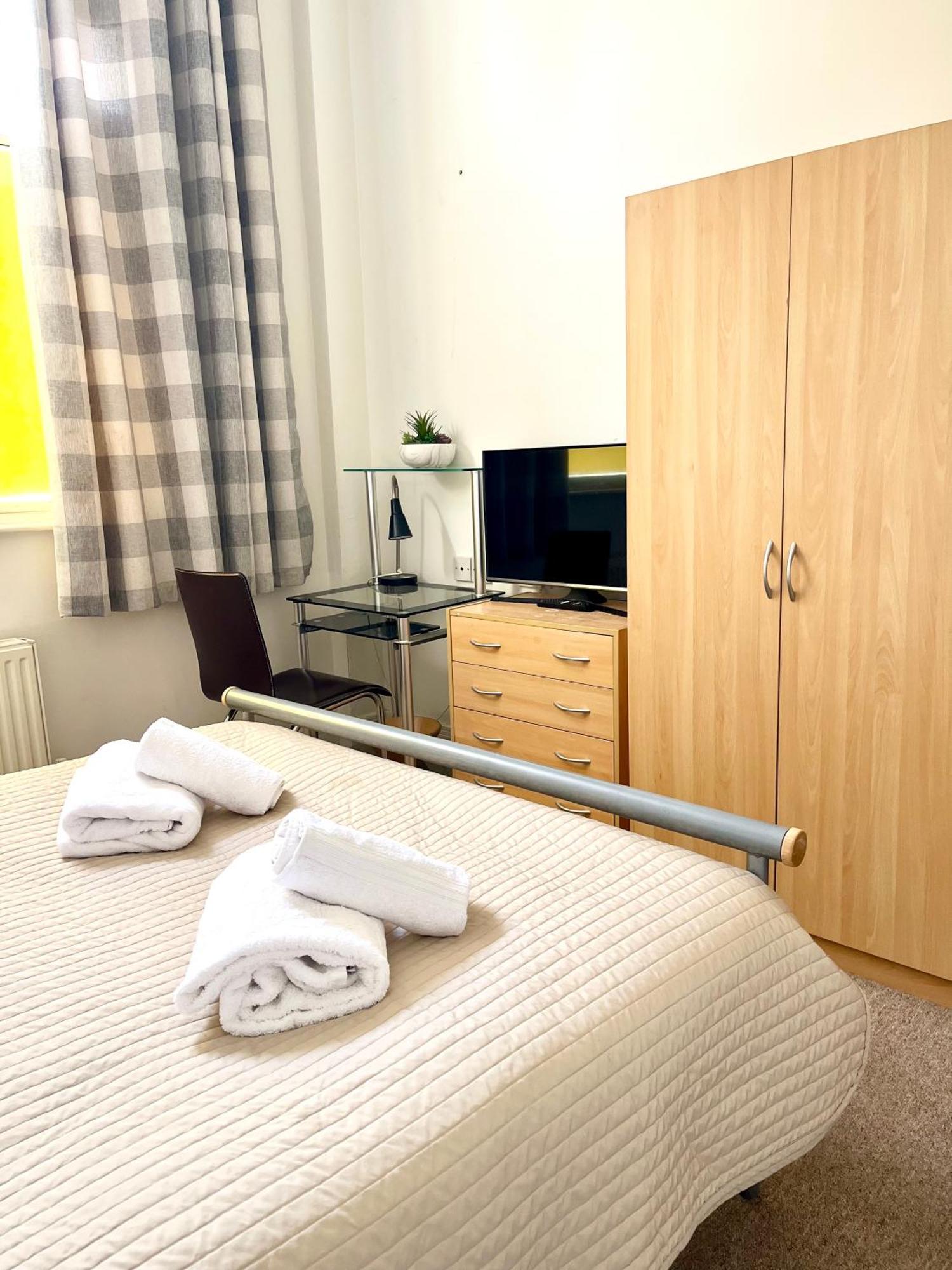 Ambrose Apartments Cheltenham Exteriör bild